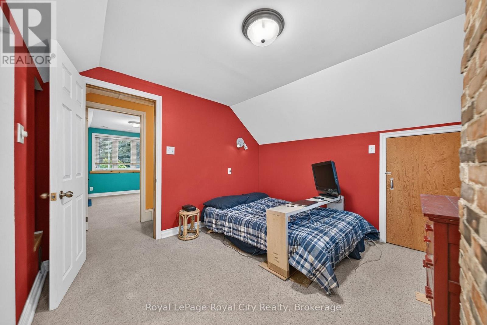 












19 WALTER STREET

,
Guelph (St. Patrick's Ward),




Ontario
N1E5N9

