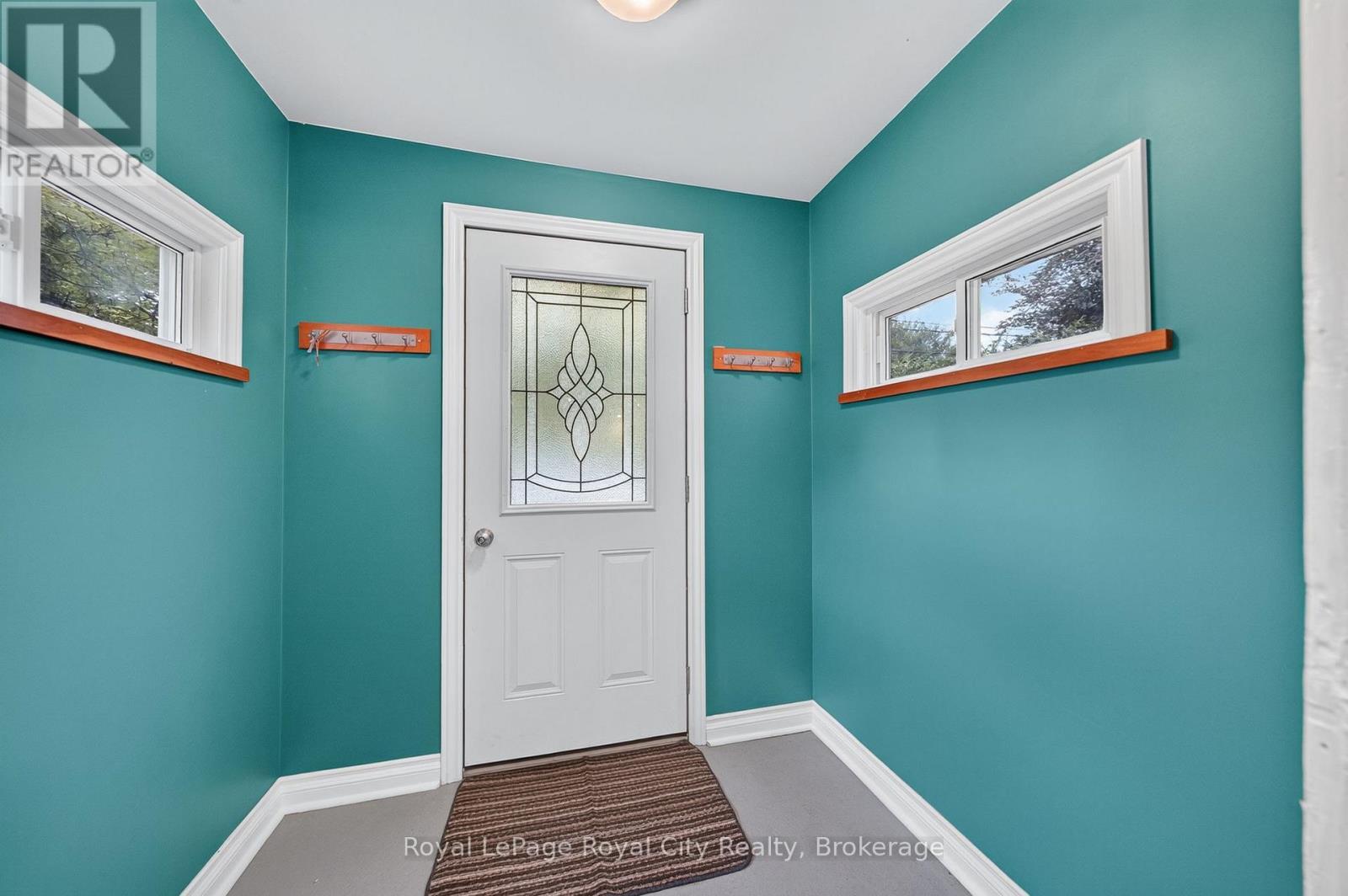 












19 WALTER STREET

,
Guelph (St. Patrick's Ward),




Ontario
N1E5N9

