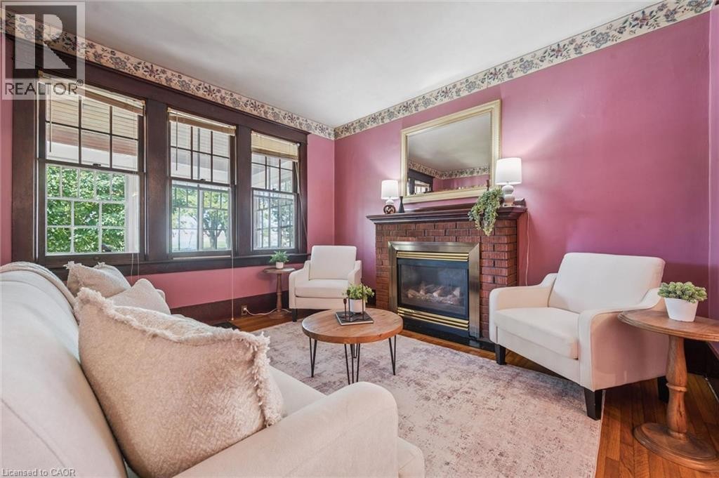 












22 BOULT Avenue

,
Guelph,




Ontario
N1E5W7

