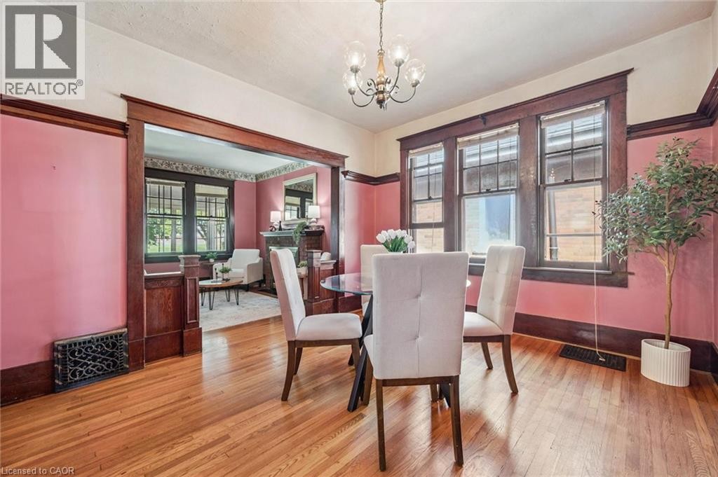 












22 BOULT Avenue

,
Guelph,




Ontario
N1E5W7

