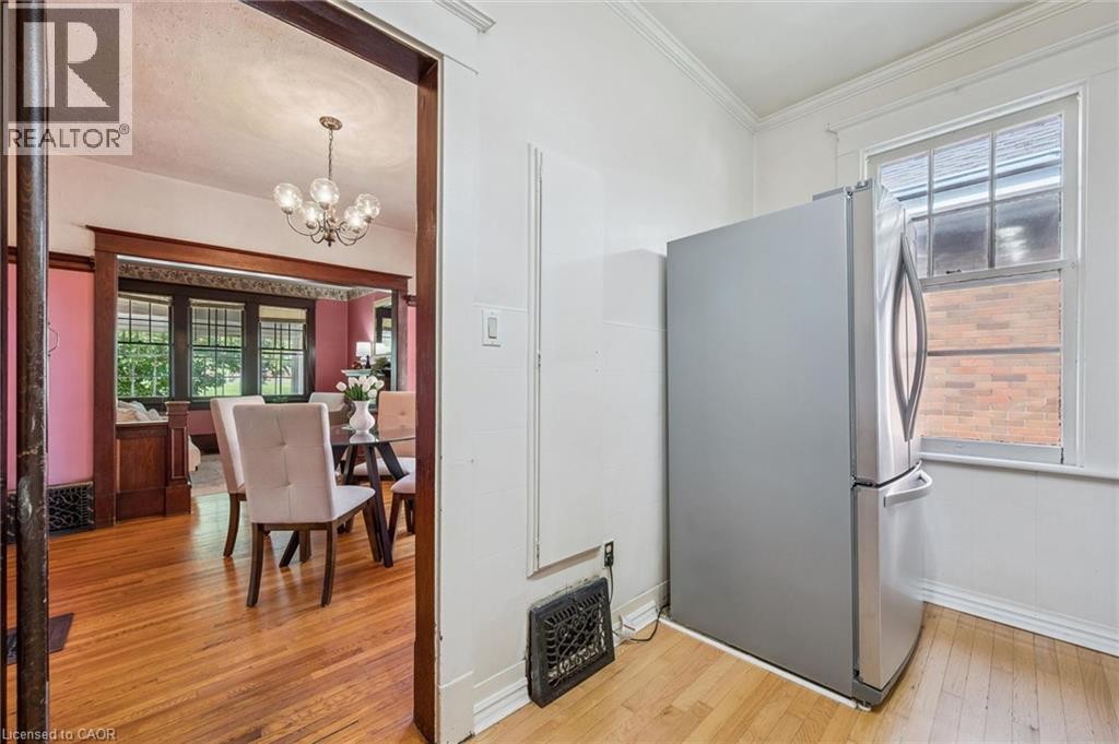 












22 BOULT Avenue

,
Guelph,




Ontario
N1E5W7

