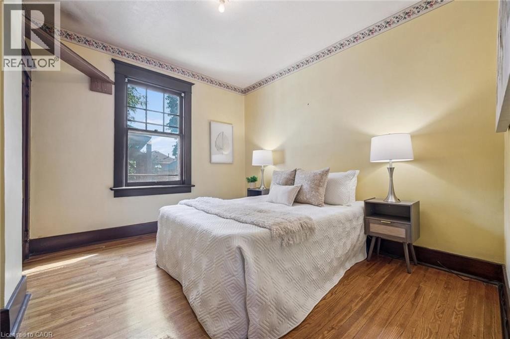 












22 BOULT Avenue

,
Guelph,




Ontario
N1E5W7


