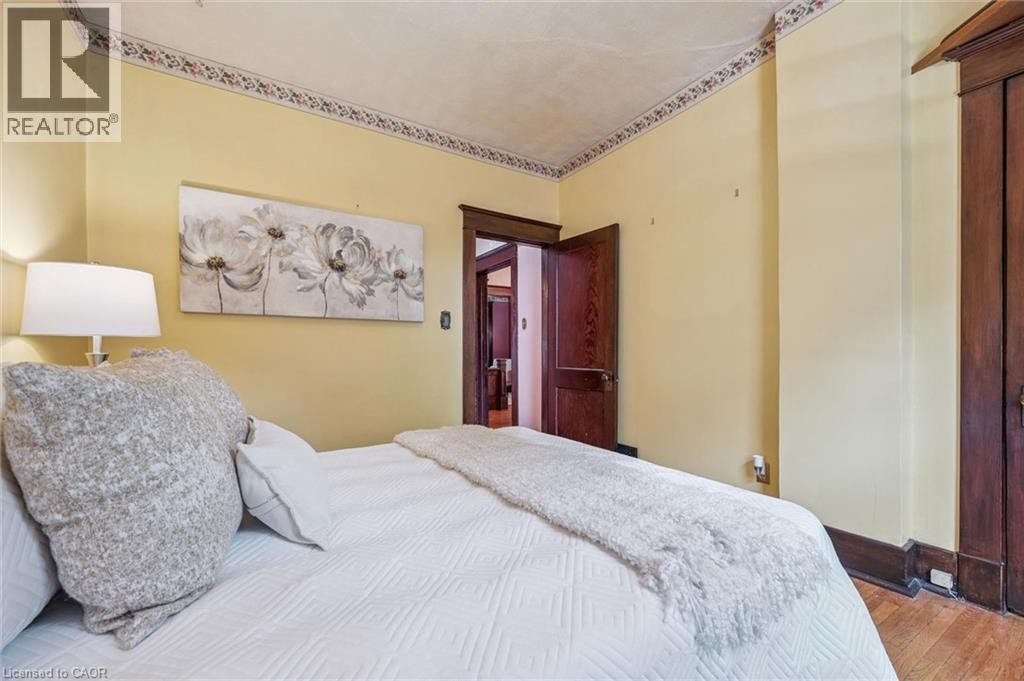 












22 BOULT Avenue

,
Guelph,




Ontario
N1E5W7

