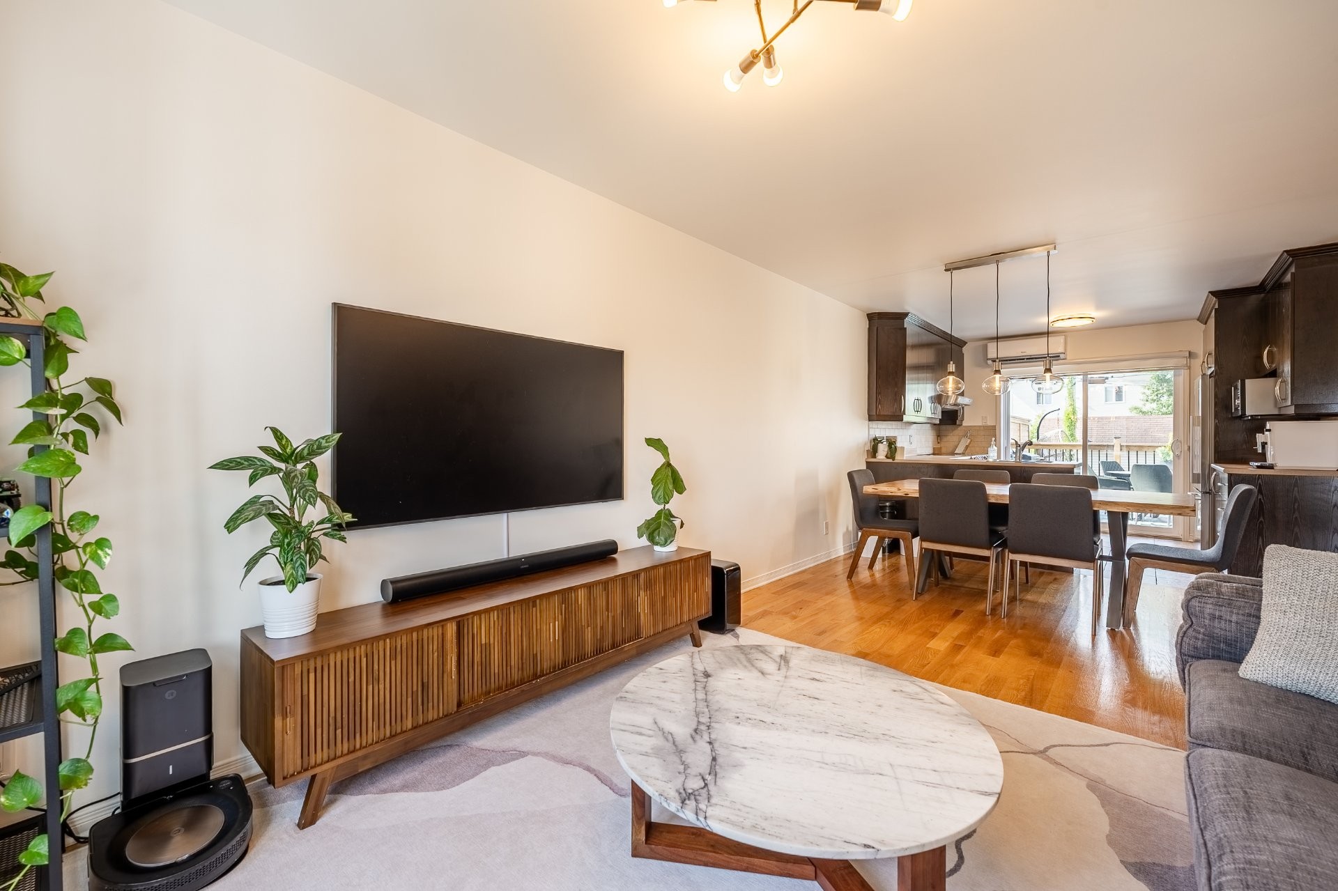 









247


Rue des Cygnes

,
Saint-Amable,




QC
J0L1N0

