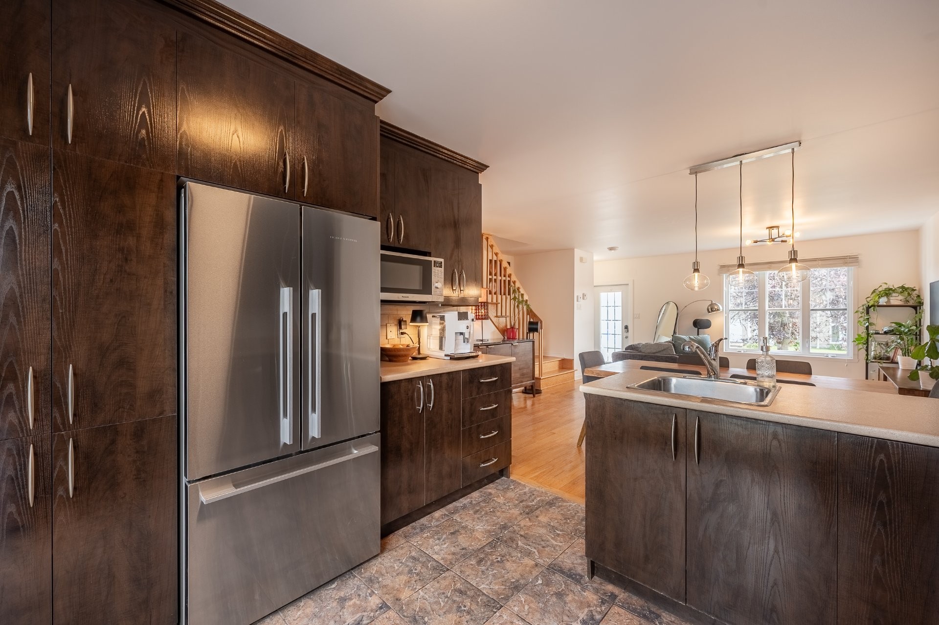 









247


Rue des Cygnes

,
Saint-Amable,




QC
J0L1N0

