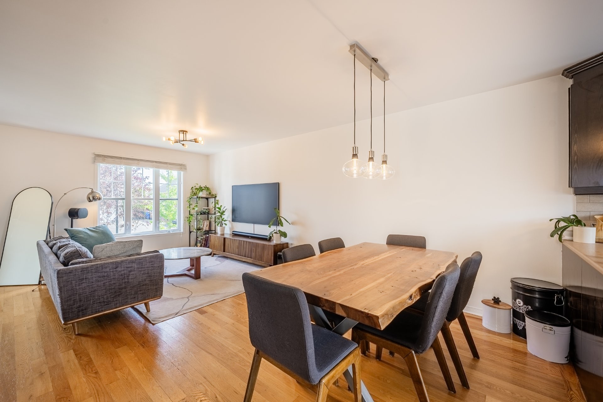 









247


Rue des Cygnes

,
Saint-Amable,




QC
J0L1N0

