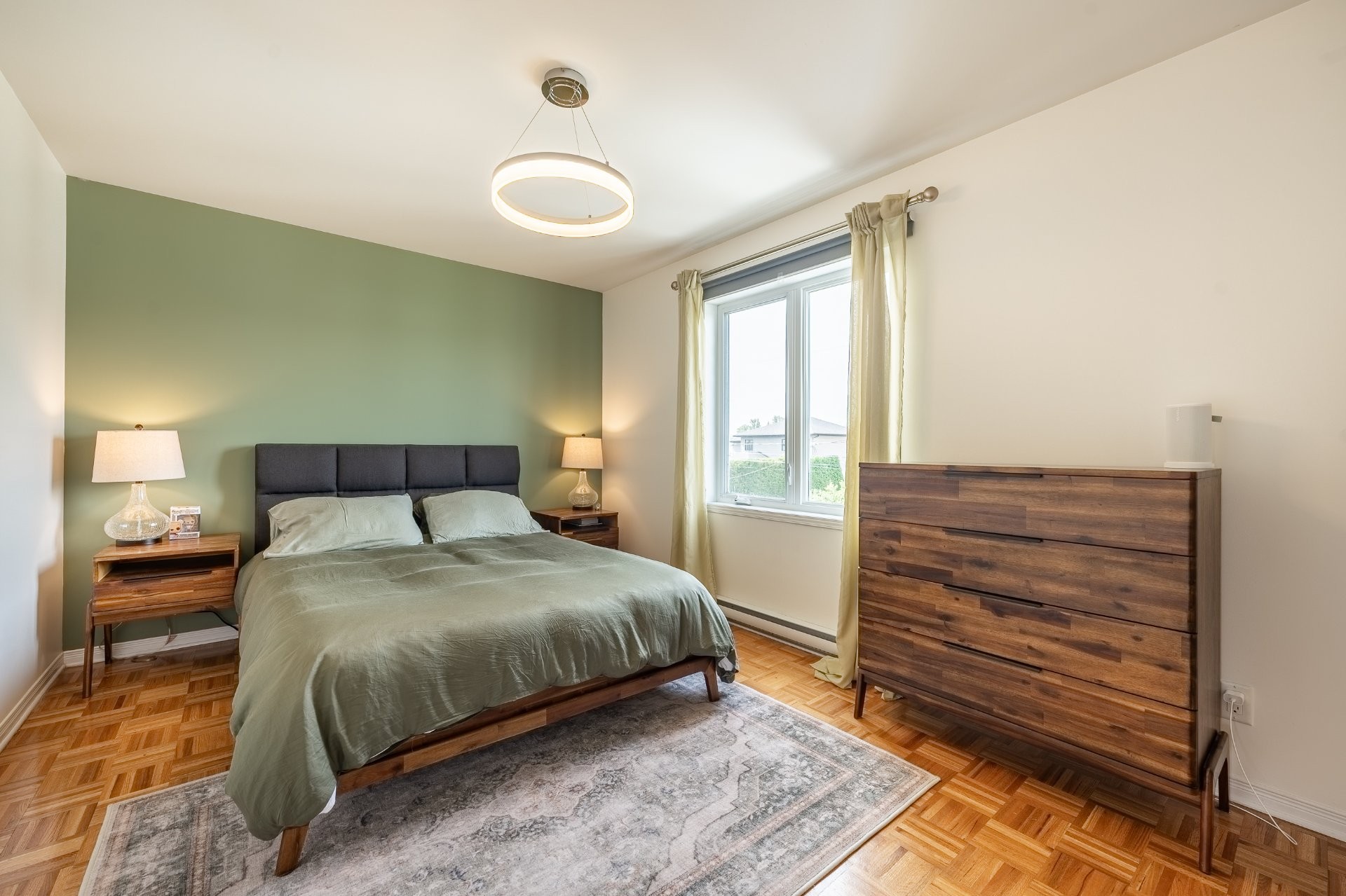 









247


Rue des Cygnes

,
Saint-Amable,




QC
J0L1N0

