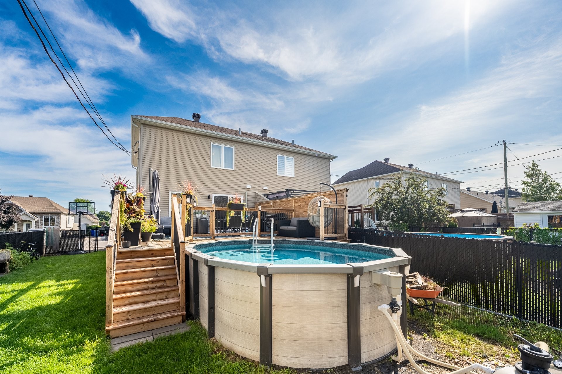 









247


Rue des Cygnes

,
Saint-Amable,




QC
J0L1N0

