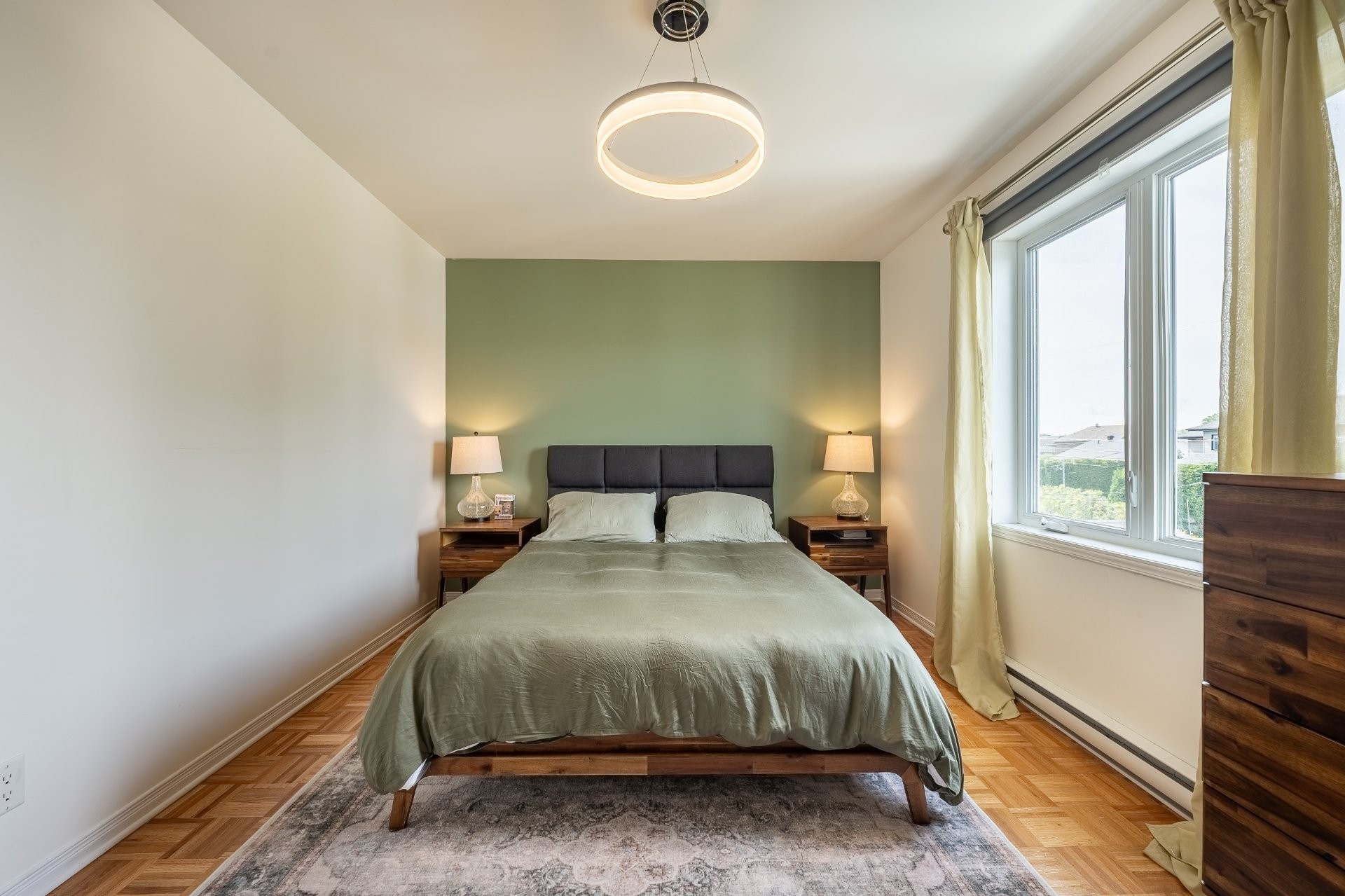 









247


Rue des Cygnes

,
Saint-Amable,




QC
J0L1N0

