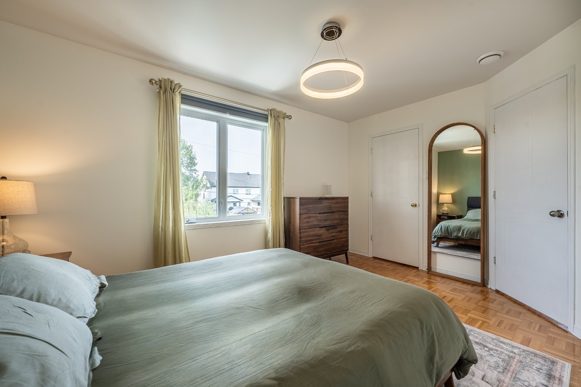 









247


Rue des Cygnes

,
Saint-Amable,




QC
J0L1N0

