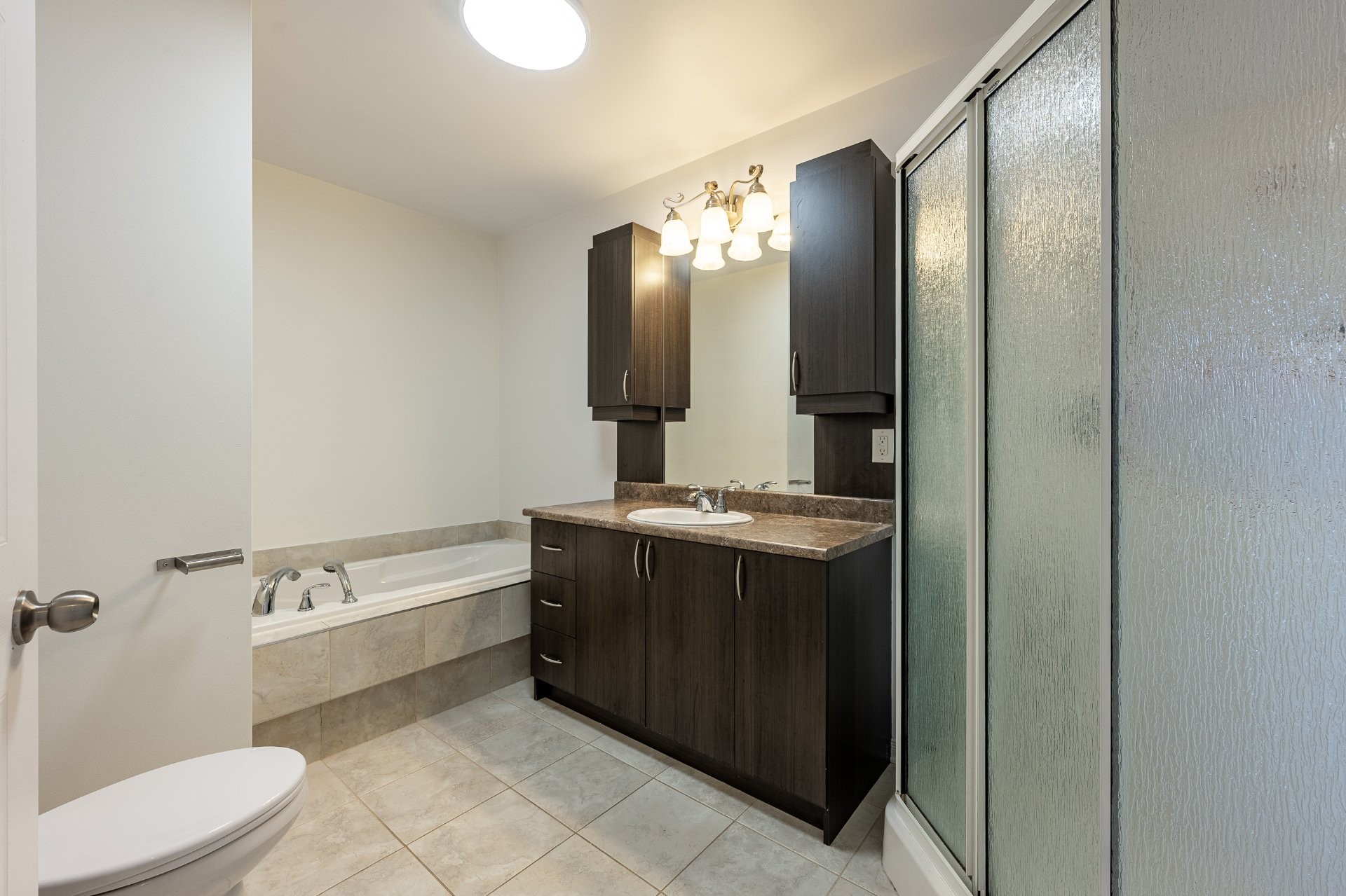 









247


Rue des Cygnes

,
Saint-Amable,




QC
J0L1N0

