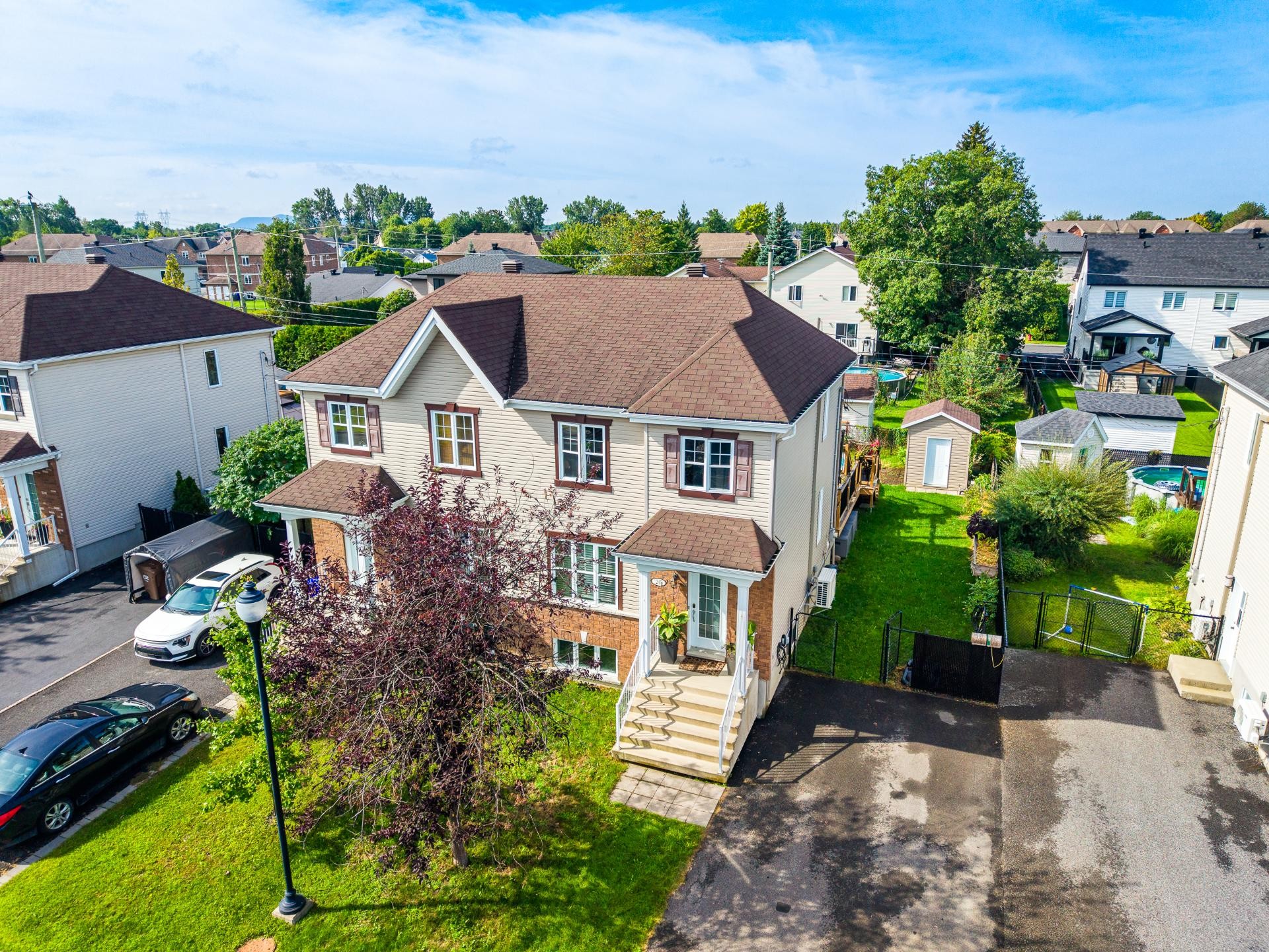 









247


Rue des Cygnes

,
Saint-Amable,




QC
J0L1N0


