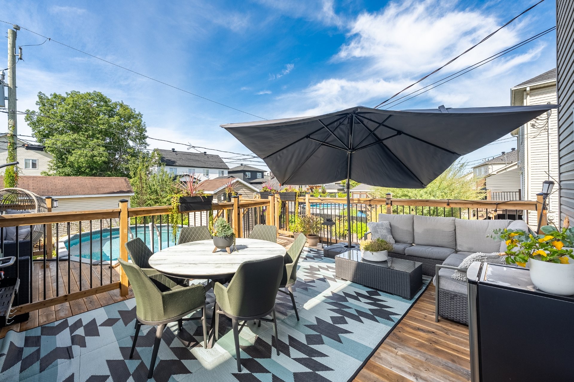 









247


Rue des Cygnes

,
Saint-Amable,




QC
J0L1N0


