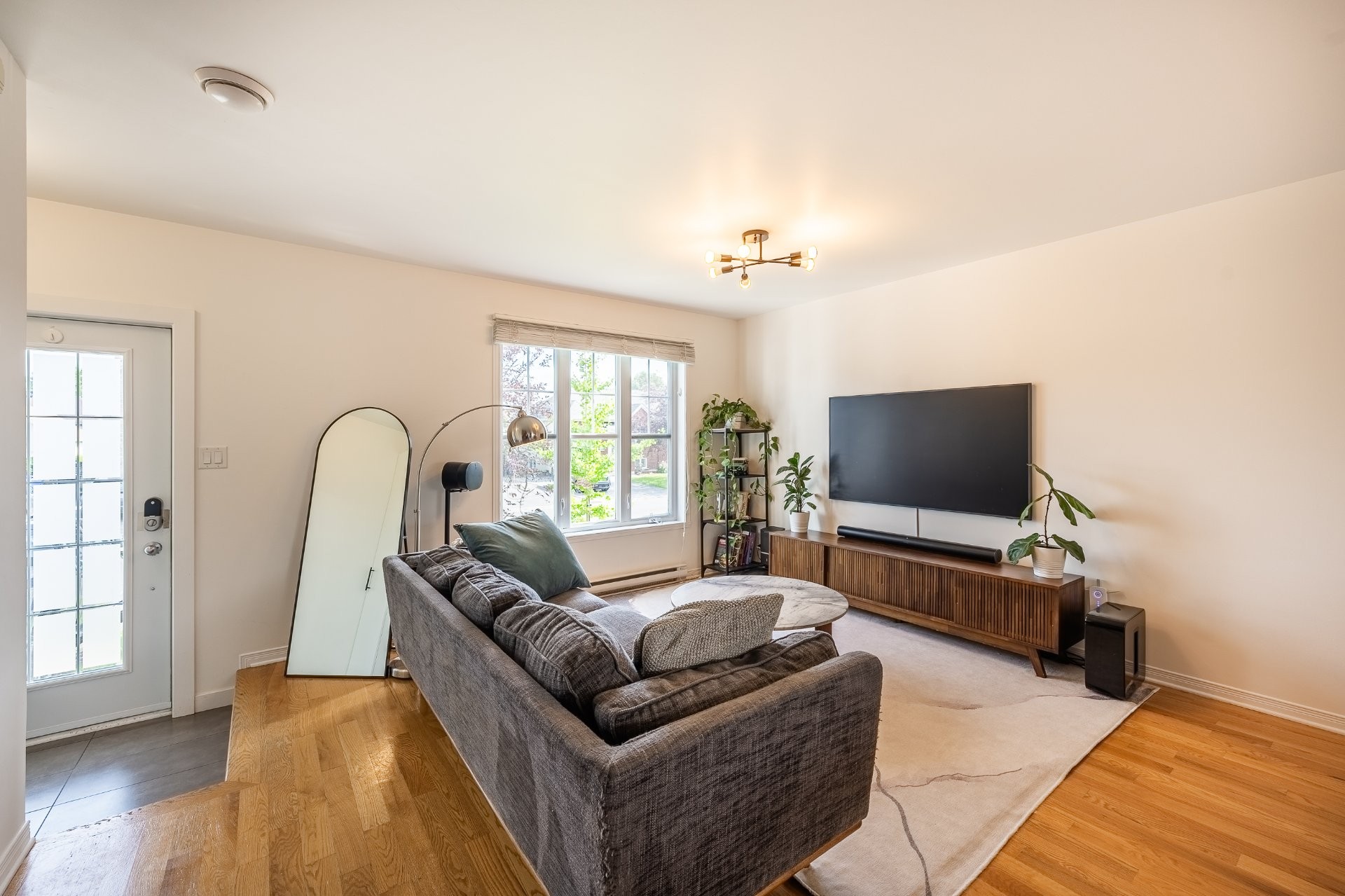 









247


Rue des Cygnes

,
Saint-Amable,




QC
J0L1N0

