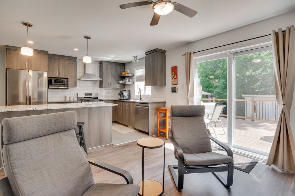 









32


Rue Jacques-Joubert

,
Gatineau (Buckingham),




QC
J8L0Y5


