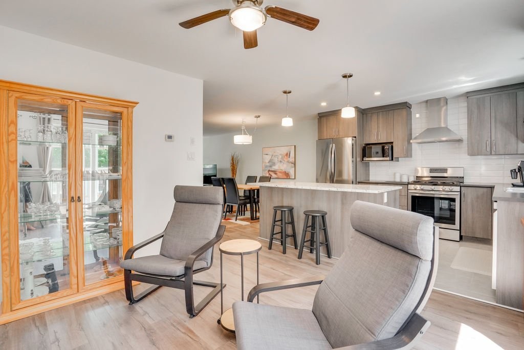 









32


Rue Jacques-Joubert

,
Gatineau (Buckingham),




QC
J8L0Y5

