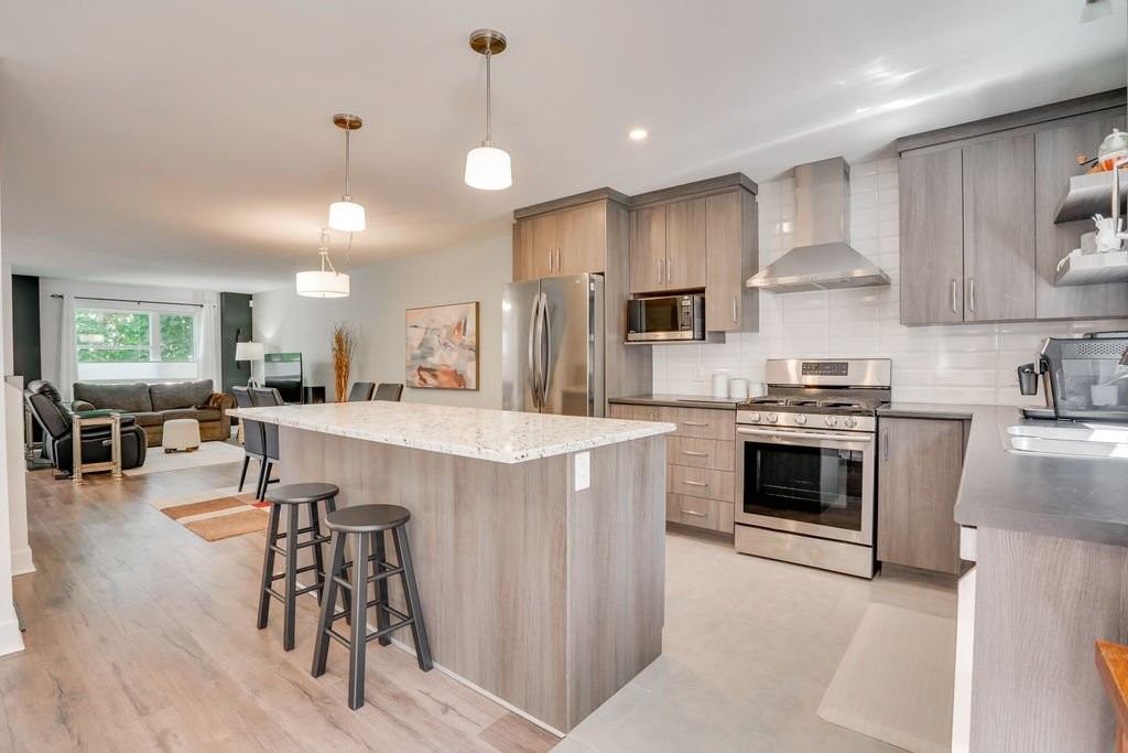 









32


Rue Jacques-Joubert

,
Gatineau (Buckingham),




QC
J8L0Y5

