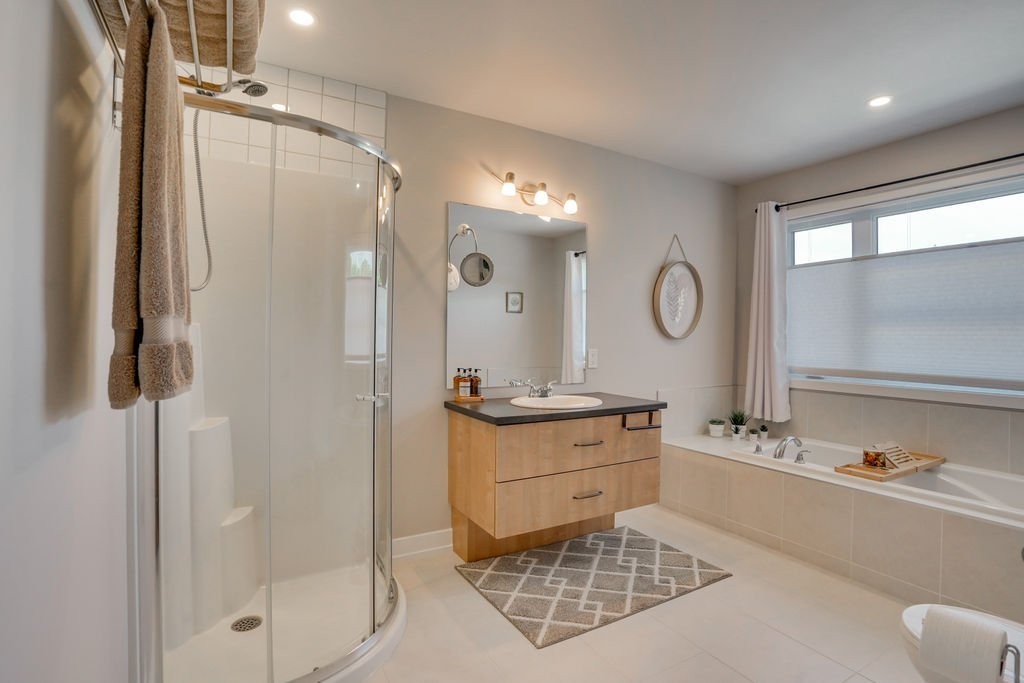 









32


Rue Jacques-Joubert

,
Gatineau (Buckingham),




QC
J8L0Y5

