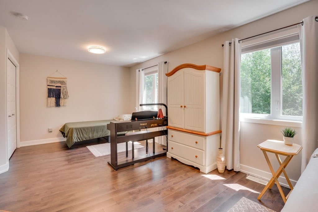 









32


Rue Jacques-Joubert

,
Gatineau (Buckingham),




QC
J8L0Y5

