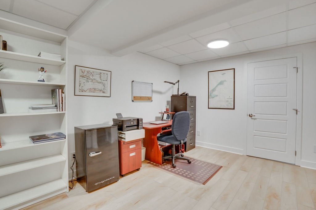 









32


Rue Jacques-Joubert

,
Gatineau (Buckingham),




QC
J8L0Y5

