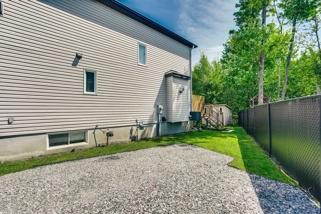 









32


Rue Jacques-Joubert

,
Gatineau (Buckingham),




QC
J8L0Y5

