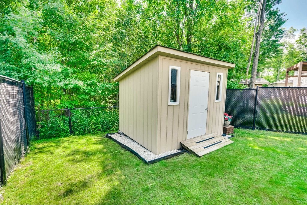 









32


Rue Jacques-Joubert

,
Gatineau (Buckingham),




QC
J8L0Y5

