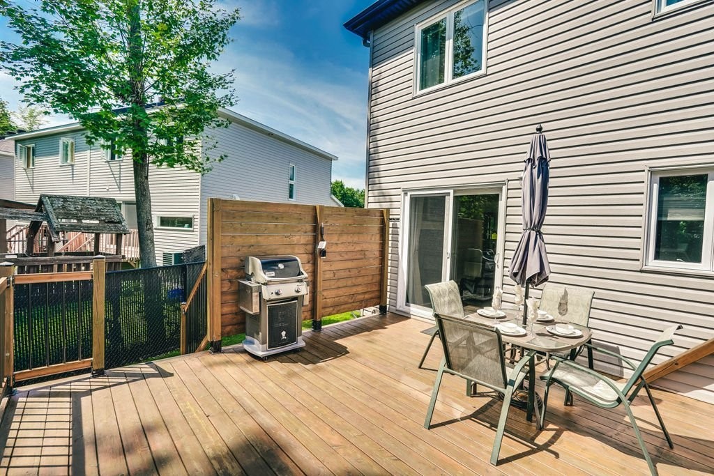 









32


Rue Jacques-Joubert

,
Gatineau (Buckingham),




QC
J8L0Y5

