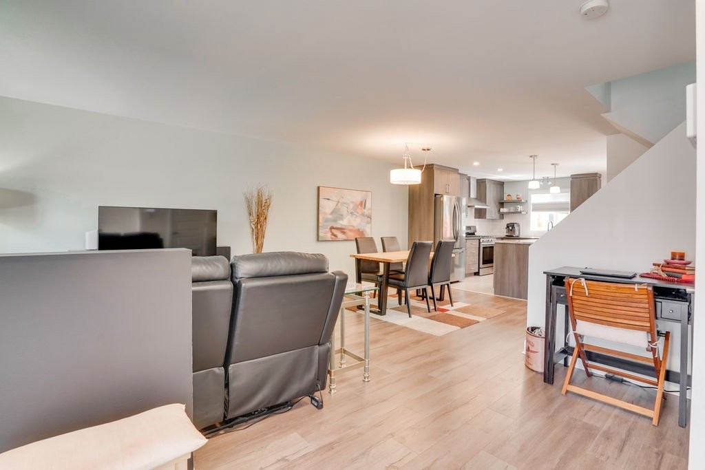 









32


Rue Jacques-Joubert

,
Gatineau (Buckingham),




QC
J8L0Y5

