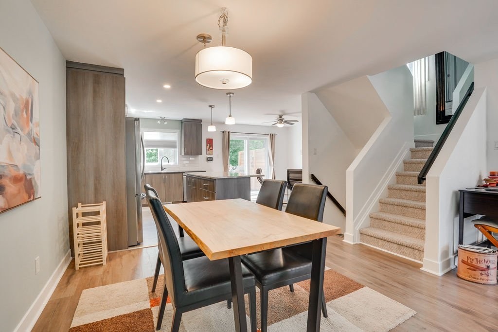 









32


Rue Jacques-Joubert

,
Gatineau (Buckingham),




QC
J8L0Y5

