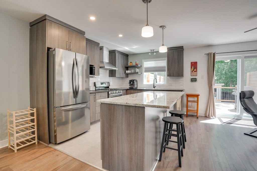 









32


Rue Jacques-Joubert

,
Gatineau (Buckingham),




QC
J8L0Y5

