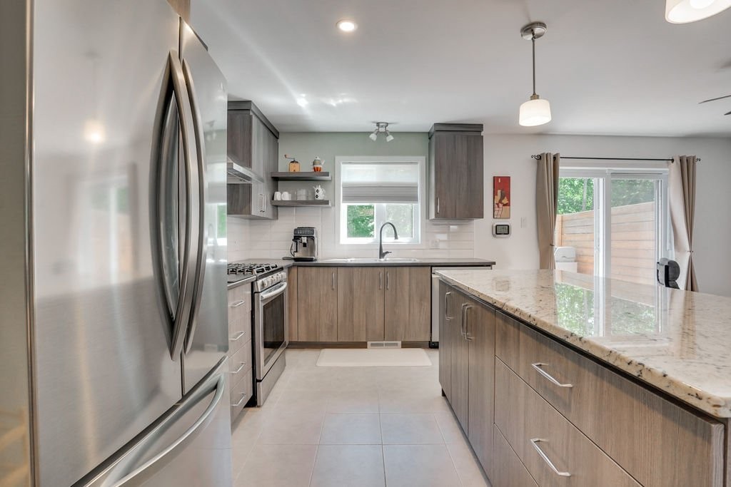 









32


Rue Jacques-Joubert

,
Gatineau (Buckingham),




QC
J8L0Y5


