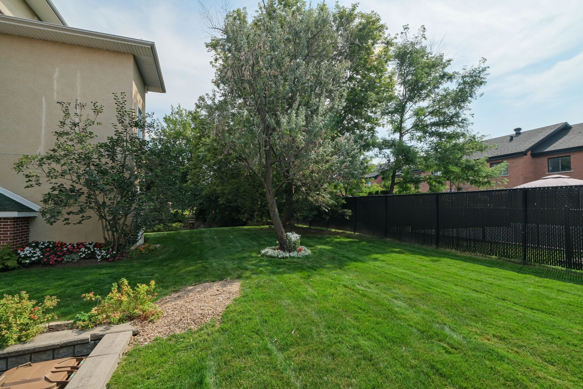 









1903


Rue De Chambly

, 105,
Saint-Bruno-de-Montarville,




QC
J3V6H2

