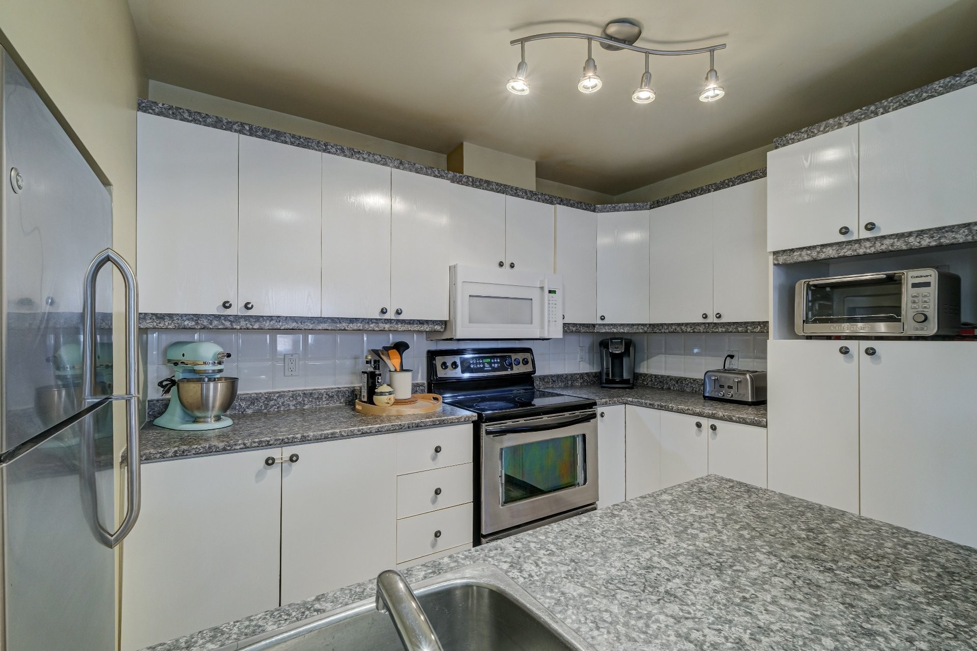 









1903


Rue De Chambly

, 105,
Saint-Bruno-de-Montarville,




QC
J3V6H2

