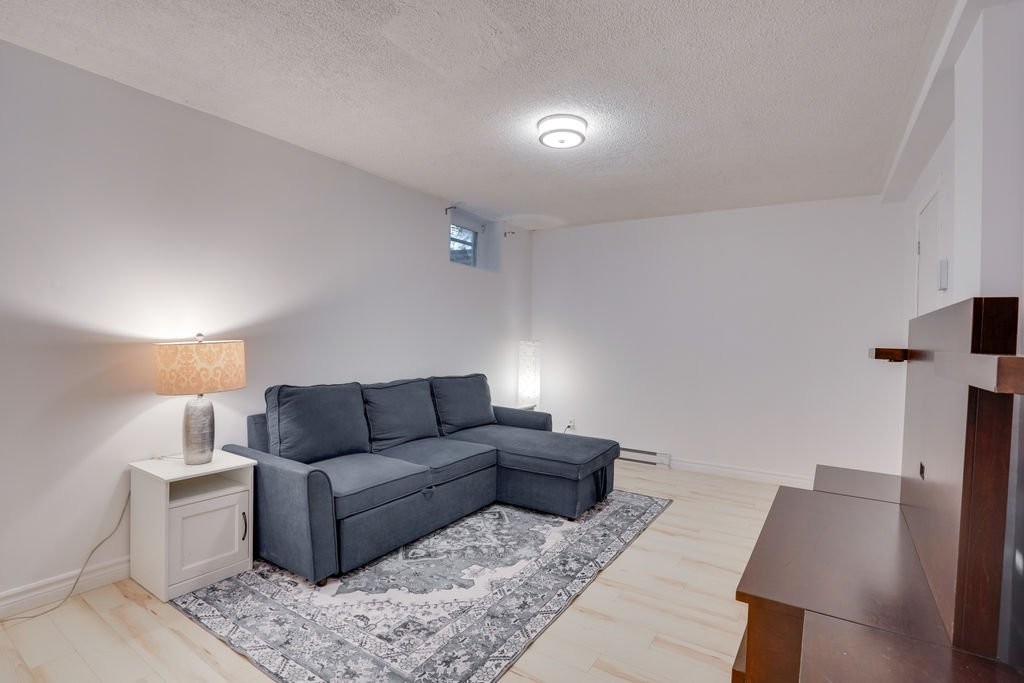 









16


Rue des Sources

,
Gatineau (Gatineau),




QC
J8V1C6


