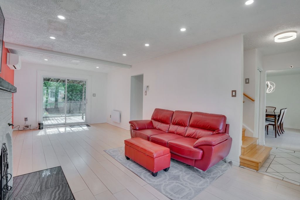 









16


Rue des Sources

,
Gatineau (Gatineau),




QC
J8V1C6

