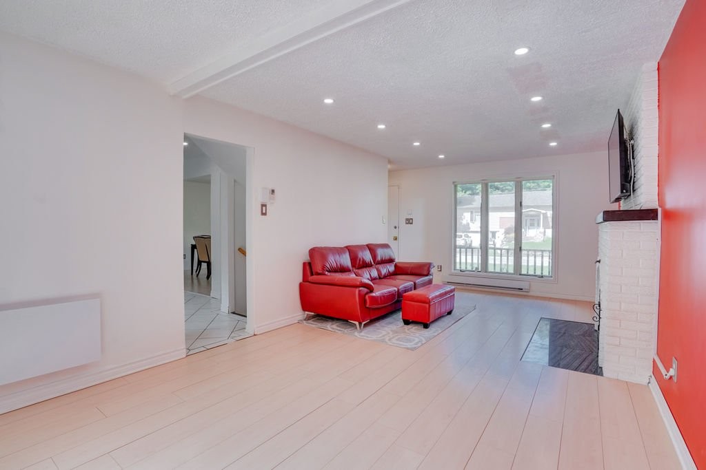 









16


Rue des Sources

,
Gatineau (Gatineau),




QC
J8V1C6

