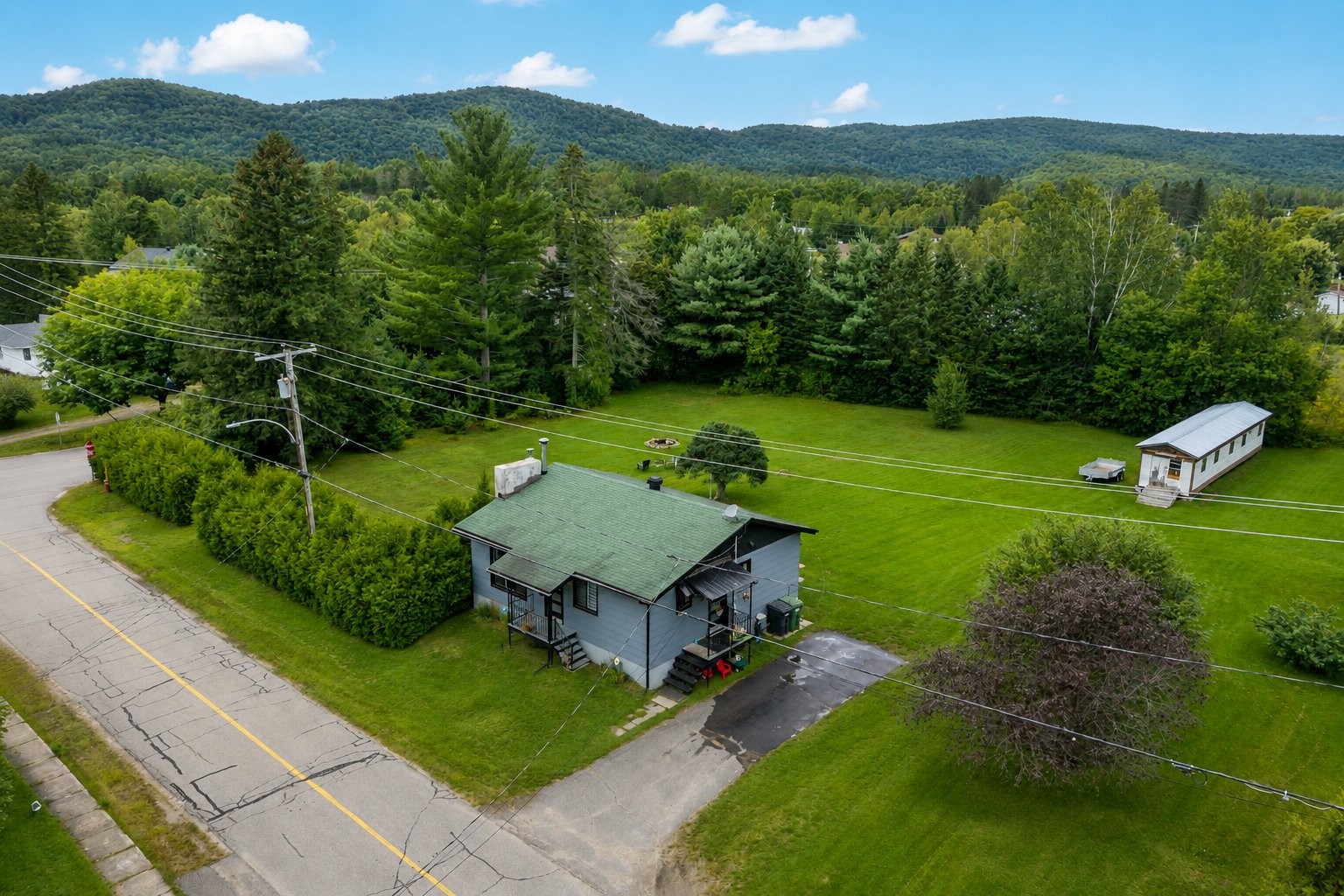 









110


Rue Brosseau

,
Amherst,




QC
J0T2L0

