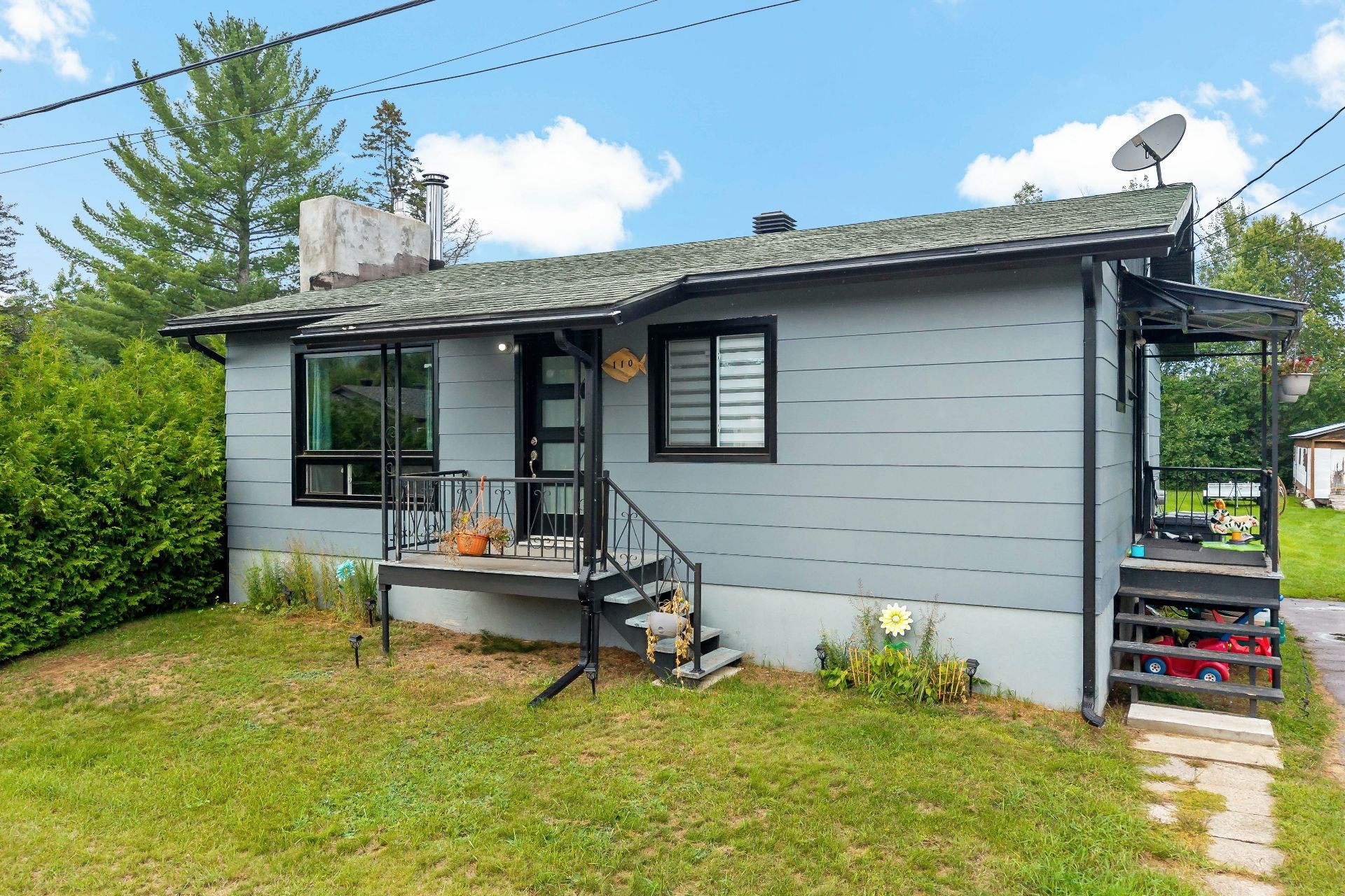 









110


Rue Brosseau

,
Amherst,




QC
J0T2L0

