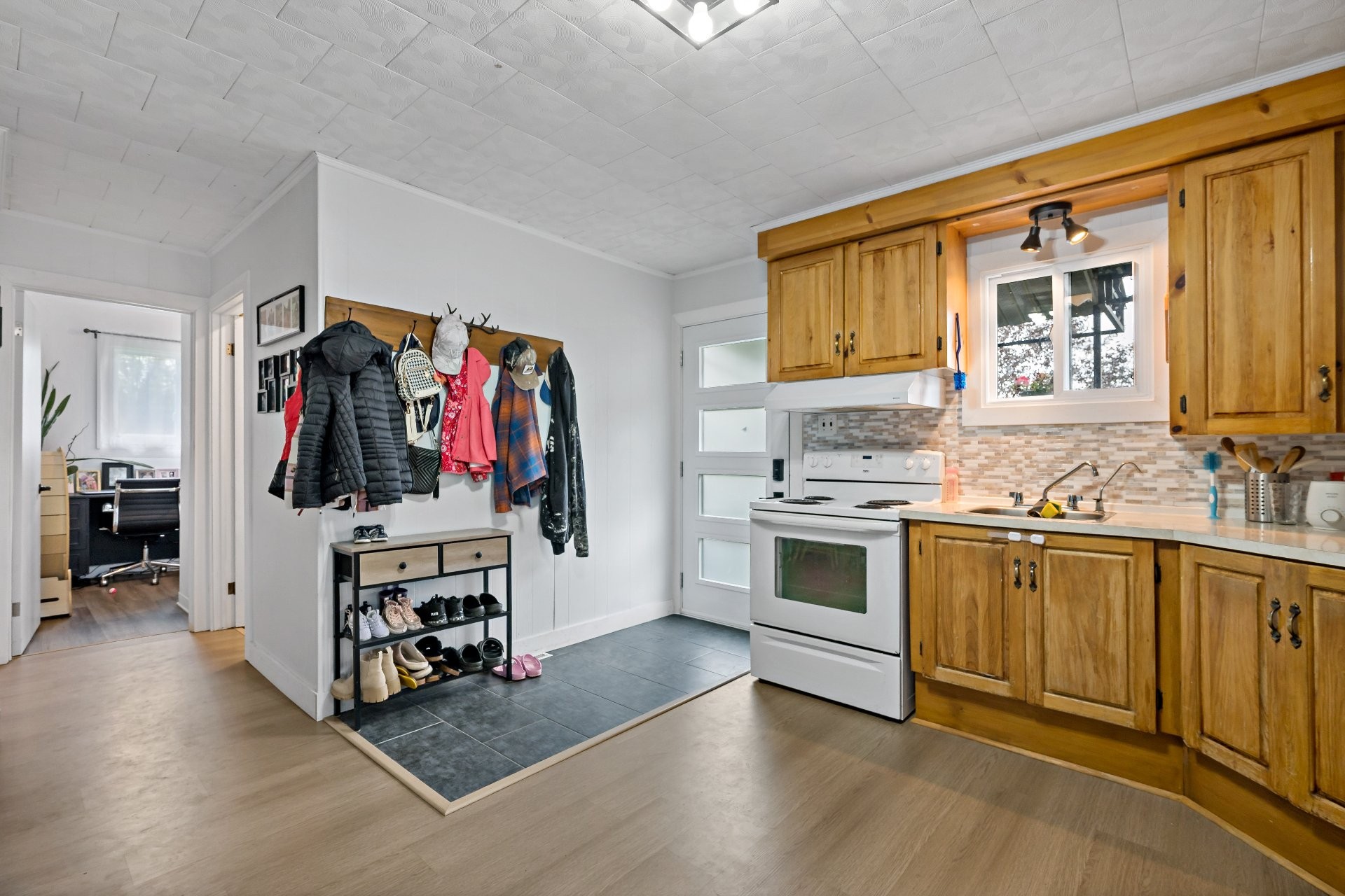 









110


Rue Brosseau

,
Amherst,




QC
J0T2L0

