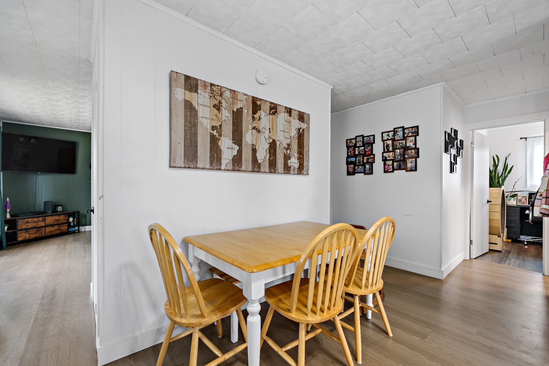 









110


Rue Brosseau

,
Amherst,




QC
J0T2L0

