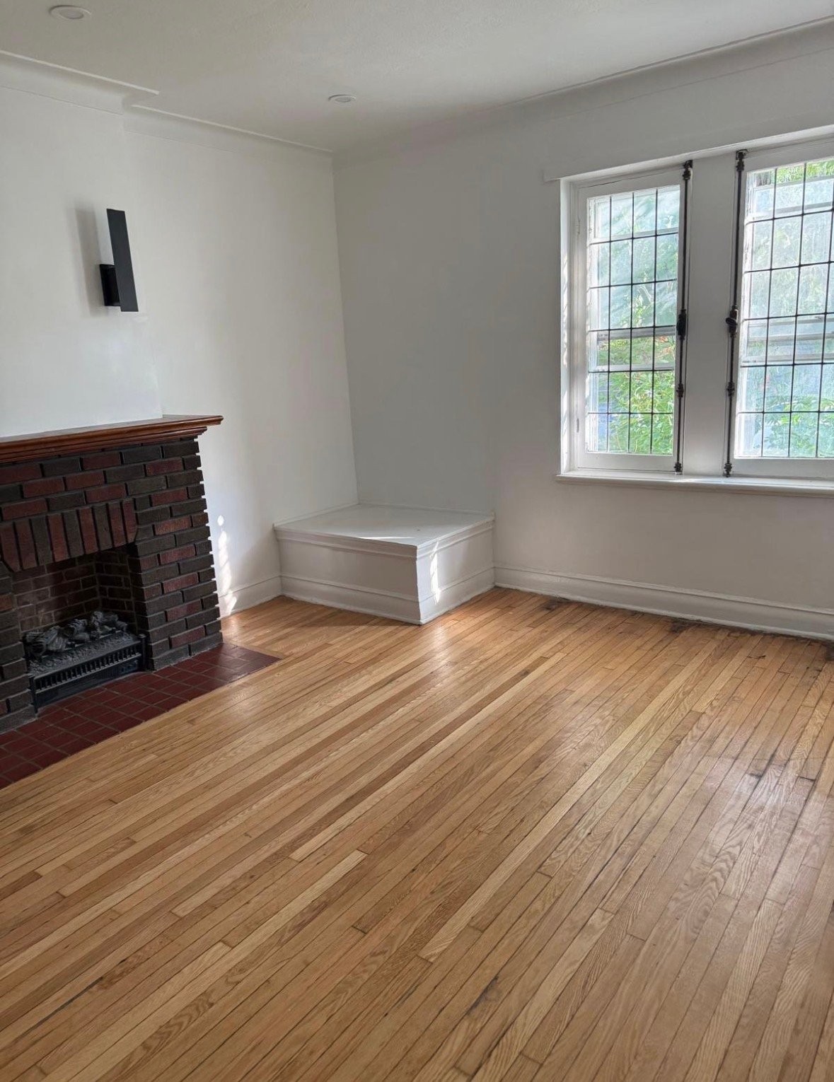 









339


Av. Victoria

, 4,
Westmount,




QC
H3Z2N1

