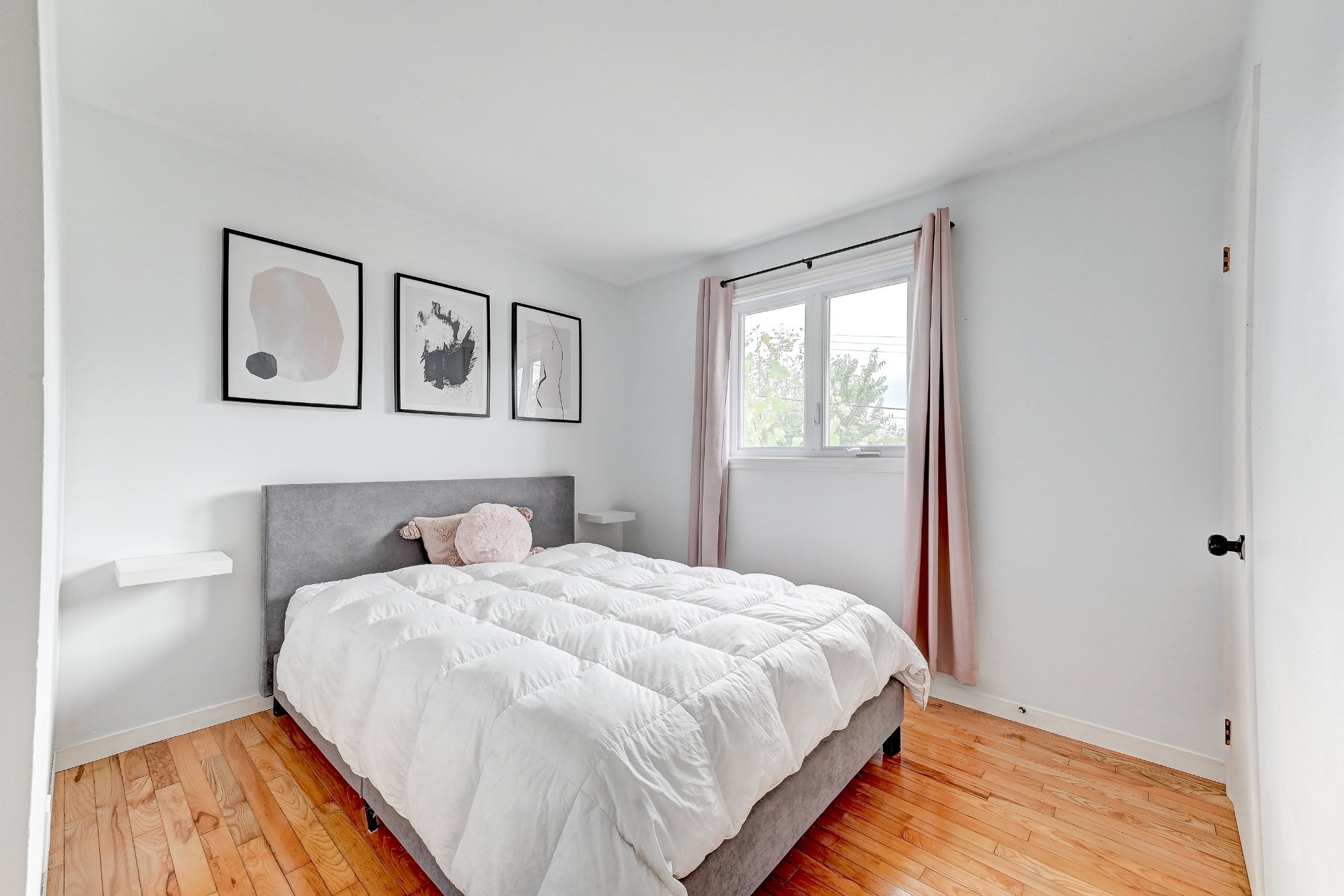 









4530


Rue Donat

,
Longueuil (Saint-Hubert),




QC
J3Y2L7

