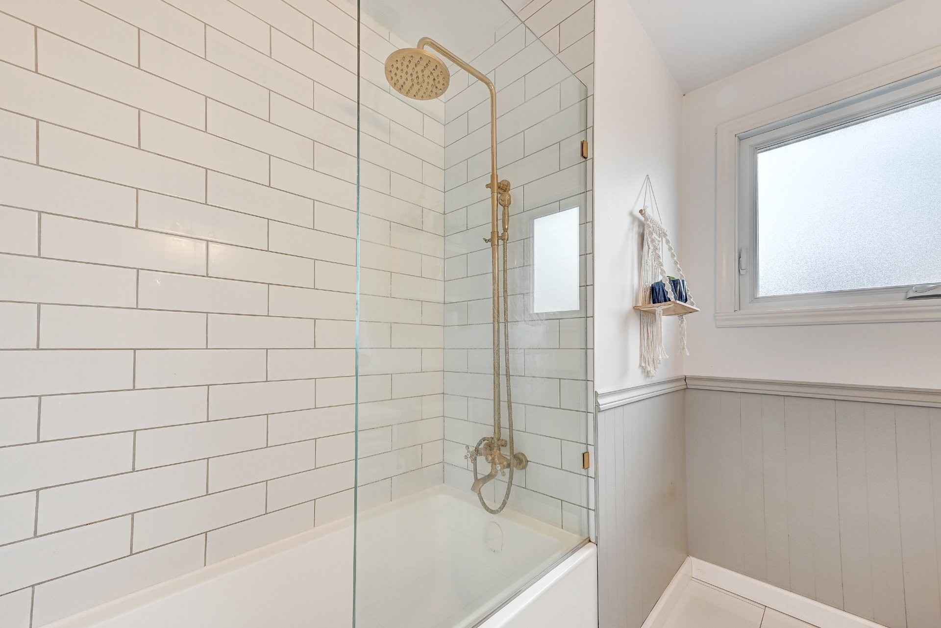 









4530


Rue Donat

,
Longueuil (Saint-Hubert),




QC
J3Y2L7

