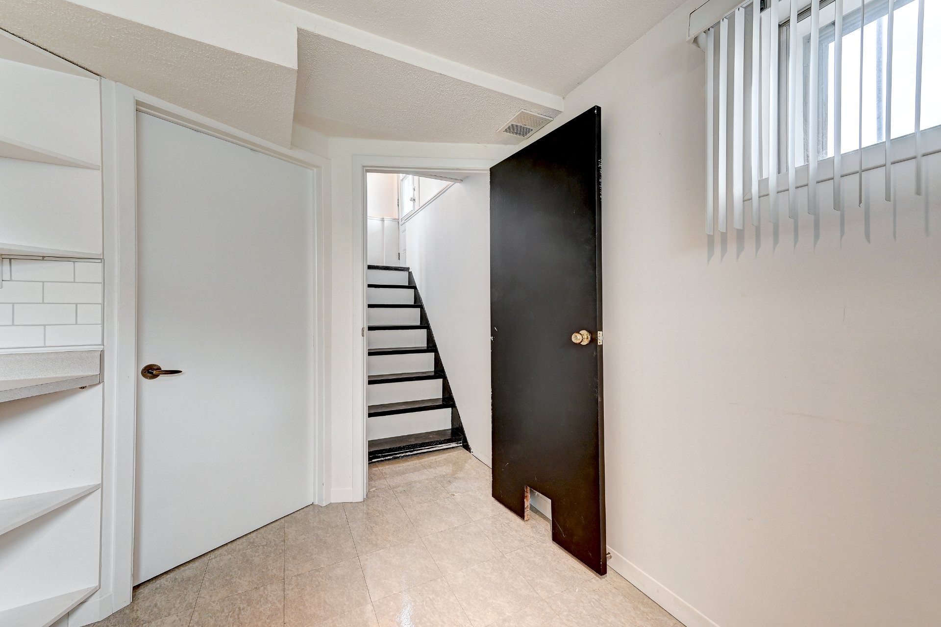 









4530


Rue Donat

,
Longueuil (Saint-Hubert),




QC
J3Y2L7


