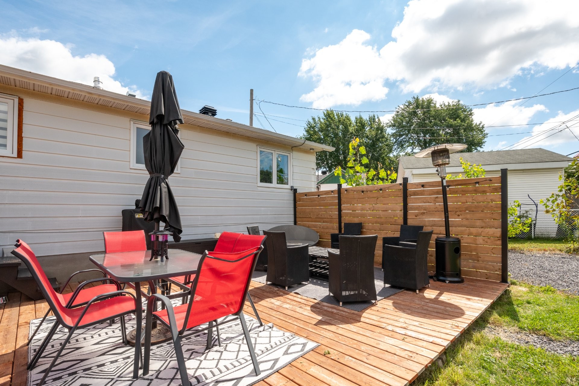 









4530


Rue Donat

,
Longueuil (Saint-Hubert),




QC
J3Y2L7

