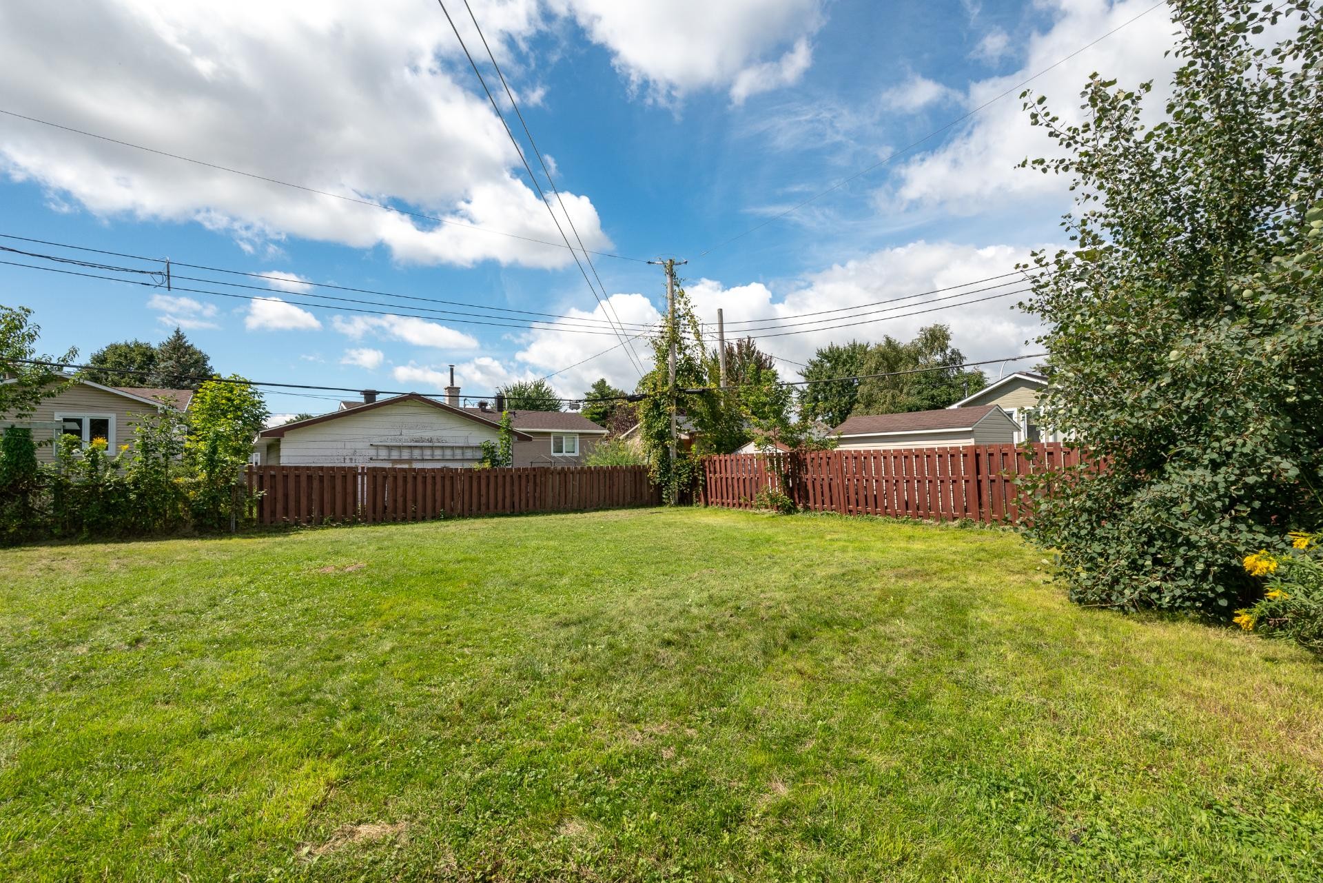 









4530


Rue Donat

,
Longueuil (Saint-Hubert),




QC
J3Y2L7

