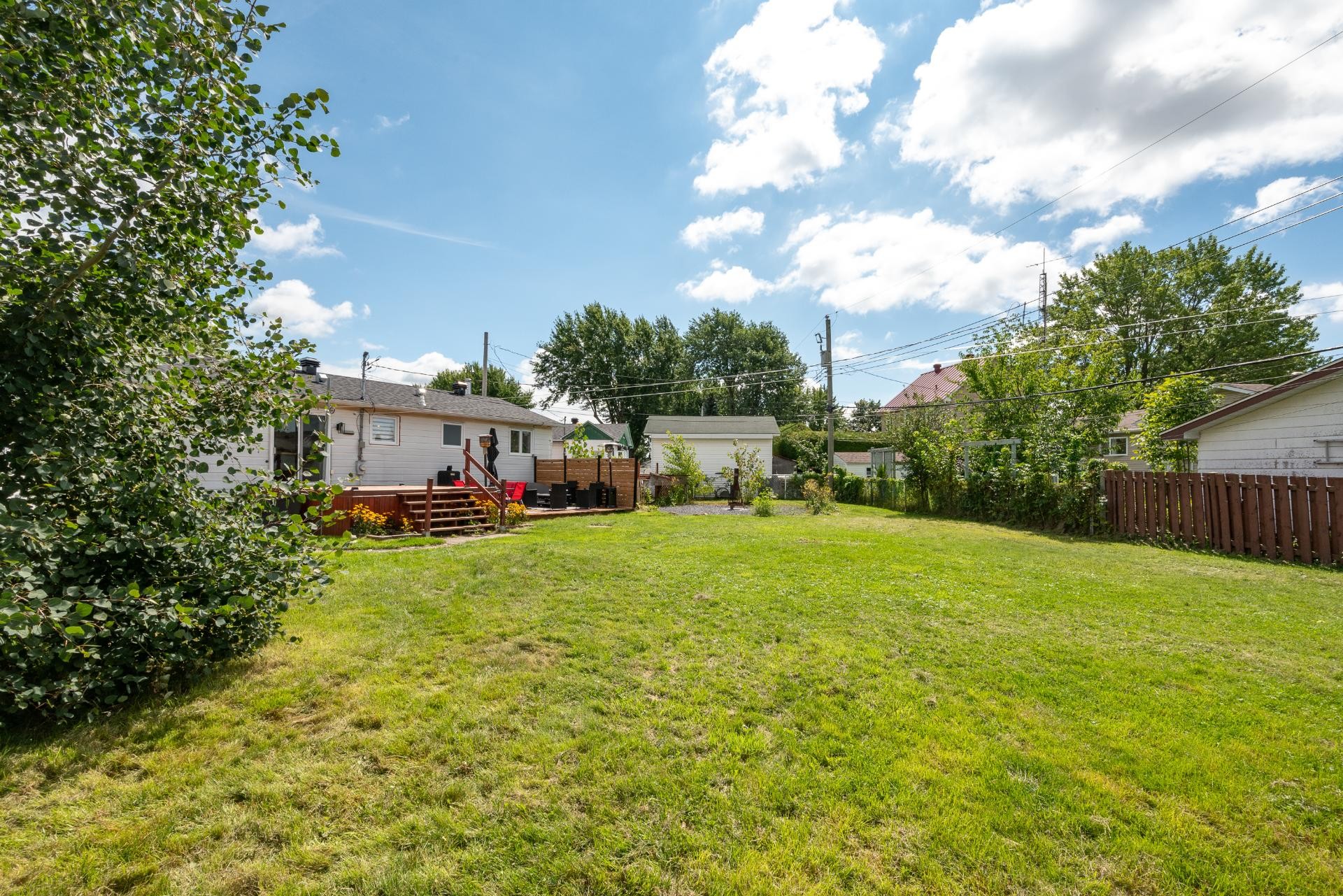 









4530


Rue Donat

,
Longueuil (Saint-Hubert),




QC
J3Y2L7

