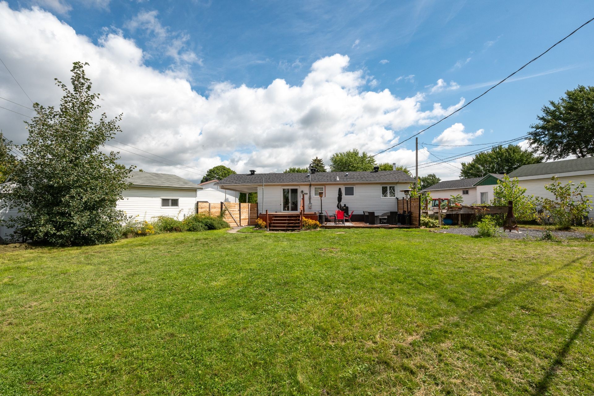 









4530


Rue Donat

,
Longueuil (Saint-Hubert),




QC
J3Y2L7

