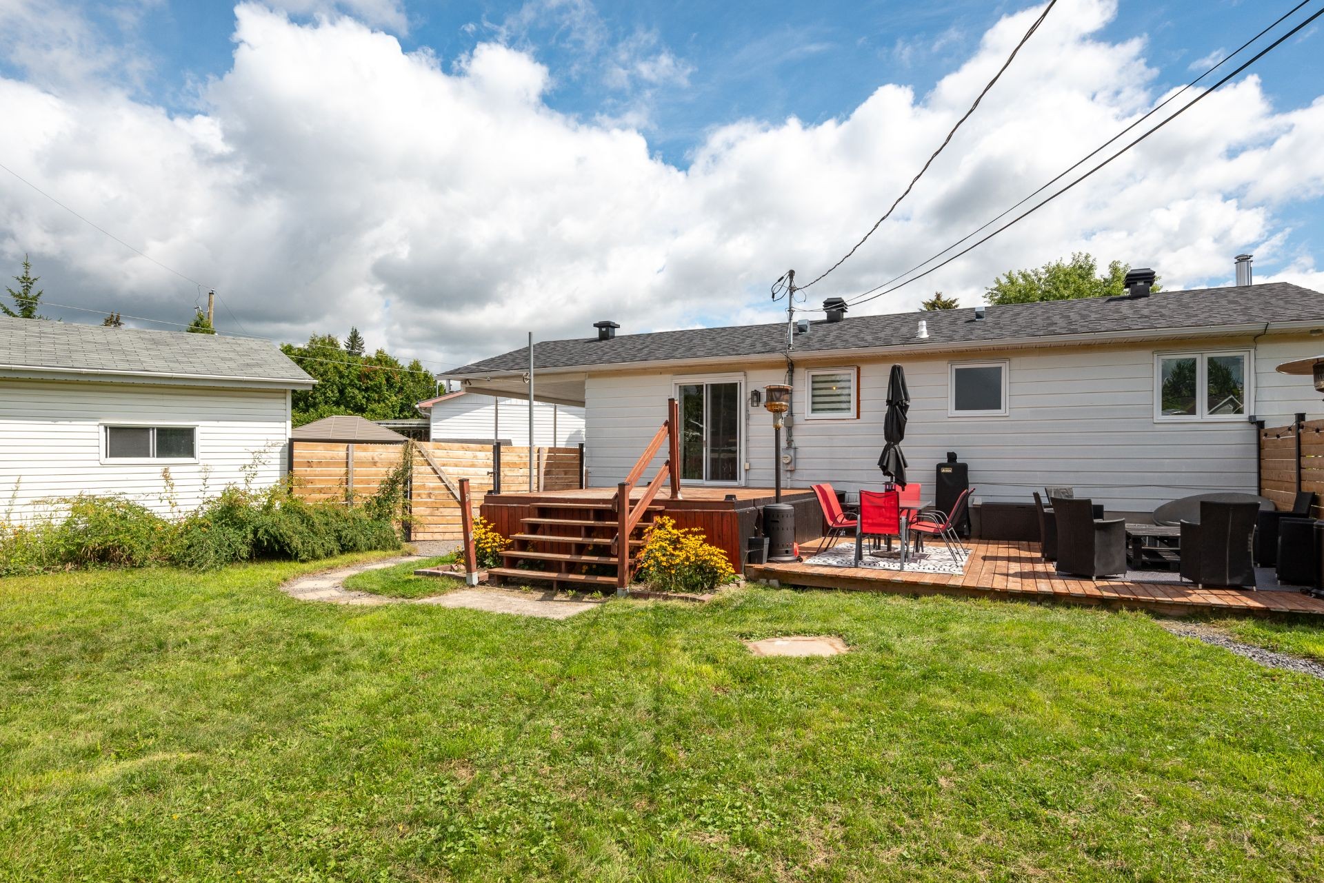 









4530


Rue Donat

,
Longueuil (Saint-Hubert),




QC
J3Y2L7


