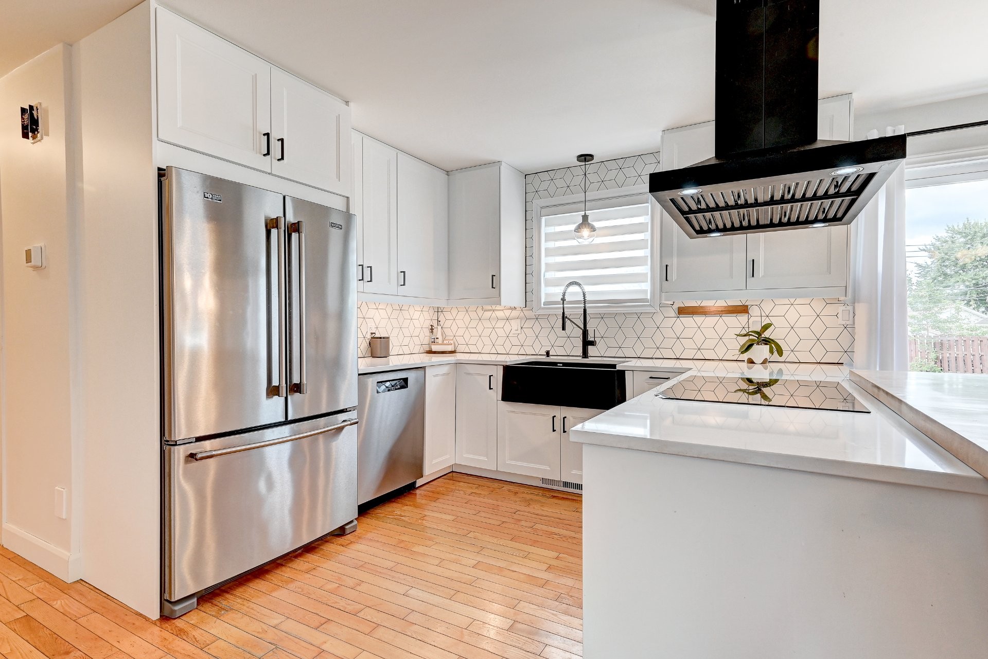 









4530


Rue Donat

,
Longueuil (Saint-Hubert),




QC
J3Y2L7

